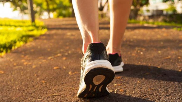 Morning Walk: అధిక కాలుష్యం ఉన్నా మార్నింగ్ వాక్ కు వెళ్తున్నారా.. ఈ జాగ్రత్తలు తీసుకోండి..