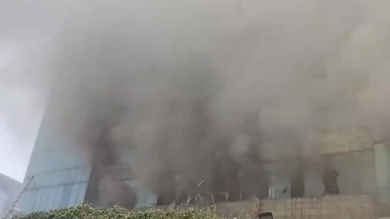 Fire Accident: ముంబైలో భారీ అగ్ని ప్రమాదం.. స్పాట్‌కు 10 ఫైరింజన్లు (వీడియో)