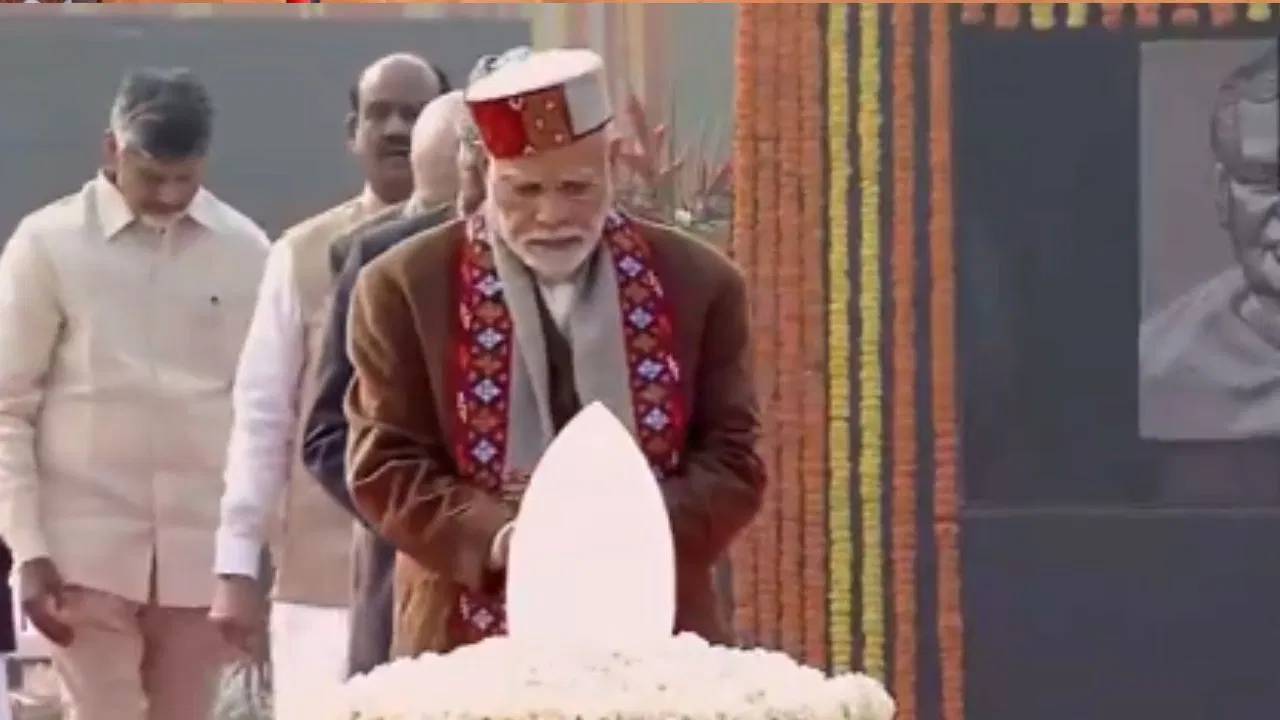 Atal Bihari Vajpayee : అటల్ బిహారీ వాజ్‌పేయి 100వ జయంతి సందర్భంగా నివాళులర్పించిన మోడీ