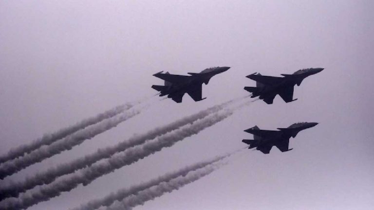 Pakistan Air Strikes: రగిలిపోతున్న తాలిబన్లు.. పాక్ ఎయిర్ స్ట్రైక్స్‌లో 46 మంది మృతి..