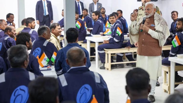 PM Modi: నా కుటుంబం కోసమే రోజుకు 12 గంటలు పని చేస్తున్నా.. మోడీ కీలక వ్యాఖ్యలు