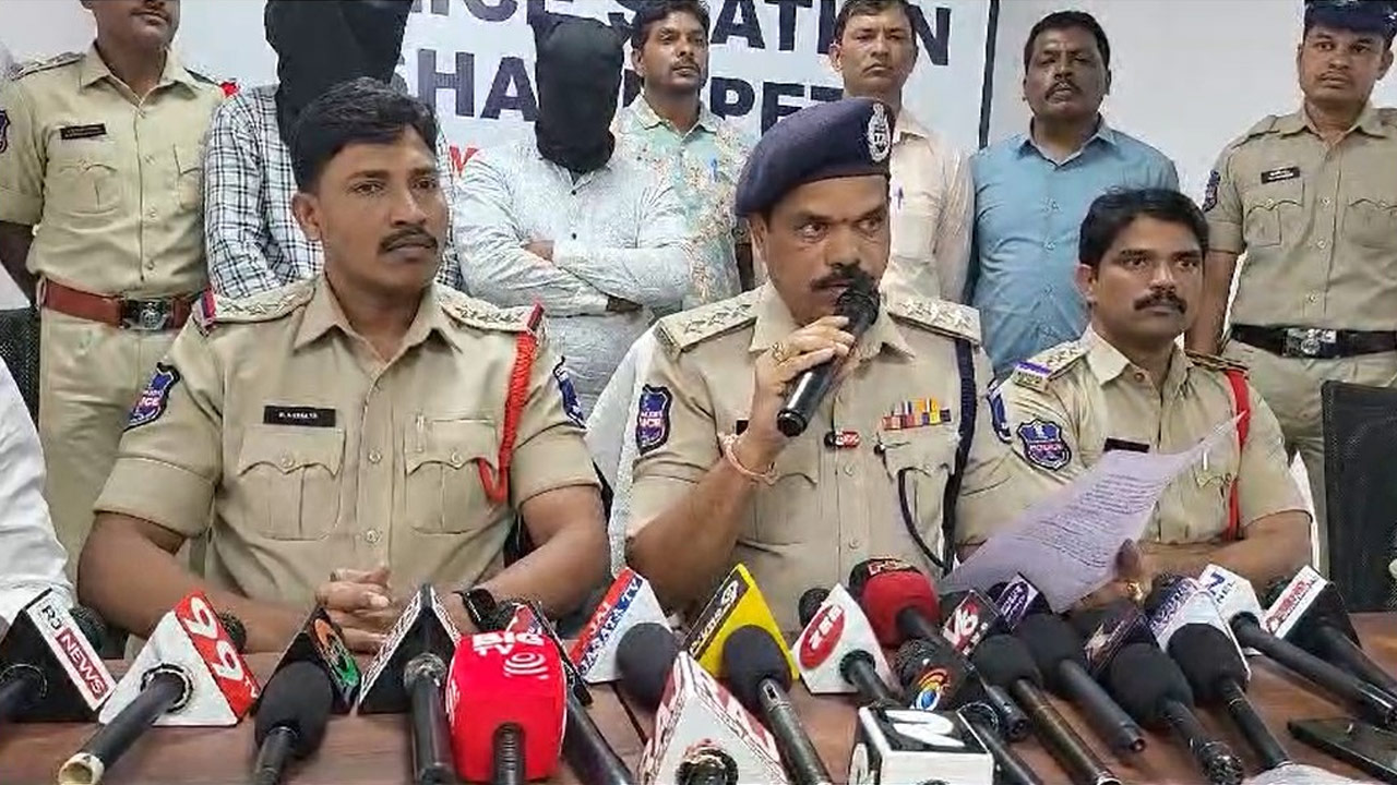 Medchal: జల్సాలకి అలవాటు పడి ఈజీ మనీ కోసం చైన్ స్నాచింగ్.. ఇద్దరు అరెస్ట్