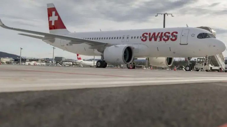 Flight: విమానంలో దంపతుల లైంగిక చర్య.. వీడియో వైరల్!