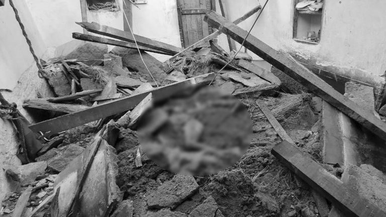 Tragedy: విషాదం.. మిద్దె కూలి ముగ్గురు మృతి