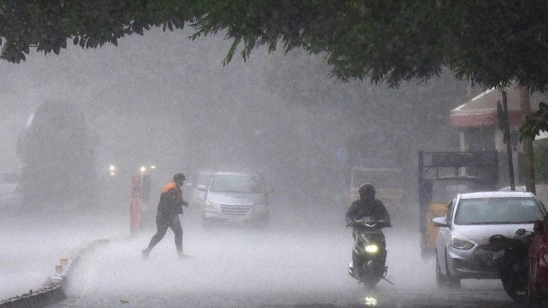 IMD Warning: పలు రాష్ట్రాలకు భారీ వర్ష సూచన.. చలి గాలులపై కూడా వార్నింగ్