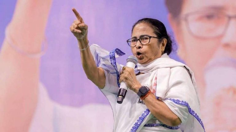 Mamata Banerjee: వక్ఫ్ బిల్లు పేరిట ముస్లింలను ఎందుకు టార్గెట్ చేస్తున్నారు..?