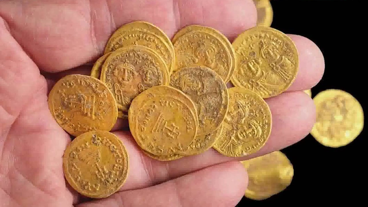 Nizamabad: బంగారు నాణేల పేరుతో రూ.7లక్షలు కాజేసిన కేటుగాడు..