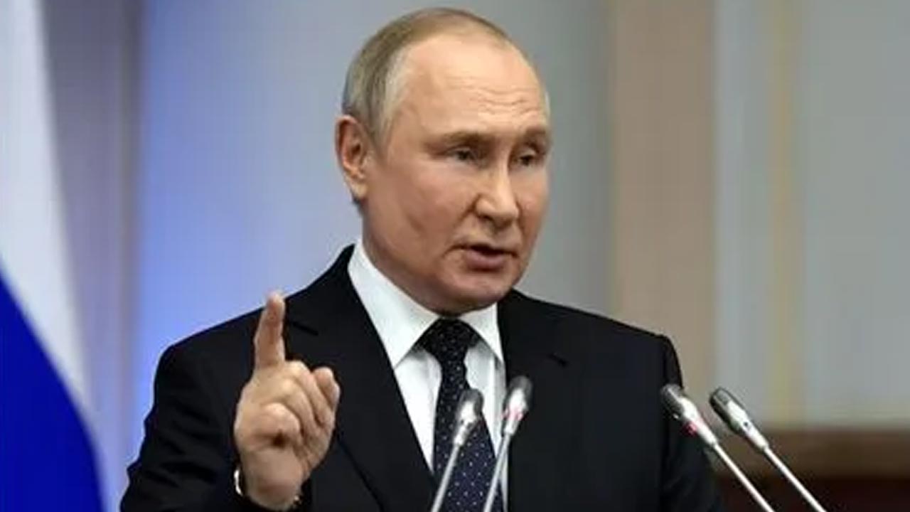 Vladimir Putin: యుద్ధం ముగించేందుకు సిద్ధంగా ఉన్నాం.. ట్రంప్‌తో ఎప్పుడైనా చర్చలకు రెడీ