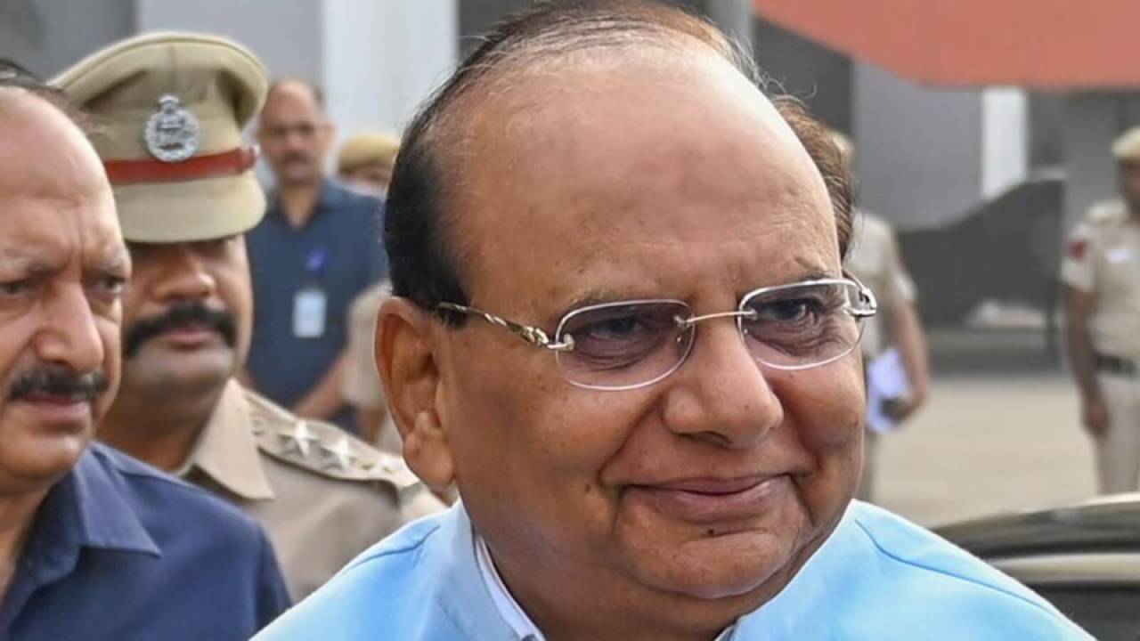 Delhi: అక్రమ బంగ్లాదేశీ వలసదారులపై ఢిల్లీ ఎల్జీ ఉక్కుపాదం..