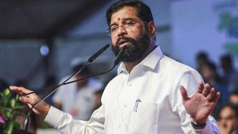 Eknath Shinde: ఆందోళనకరంగా ఏక్‌నాథ్ షిండే ఆరోగ్యం.. ఆసుపత్రికి తరలింపు