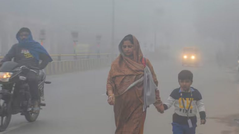 Hyderabad Weather: వణికిస్తున్న చలి.. రికార్డు స్థాయిలో పడిపోయిన ఉష్ణోగ్రతలు..