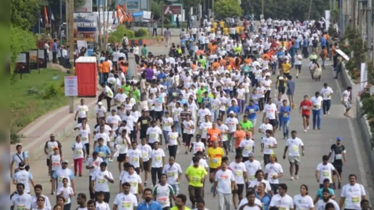 Godavarikhani: రోడ్డు భద్రత మాసోత్సవంలో 5K రన్ ప్రారంభం