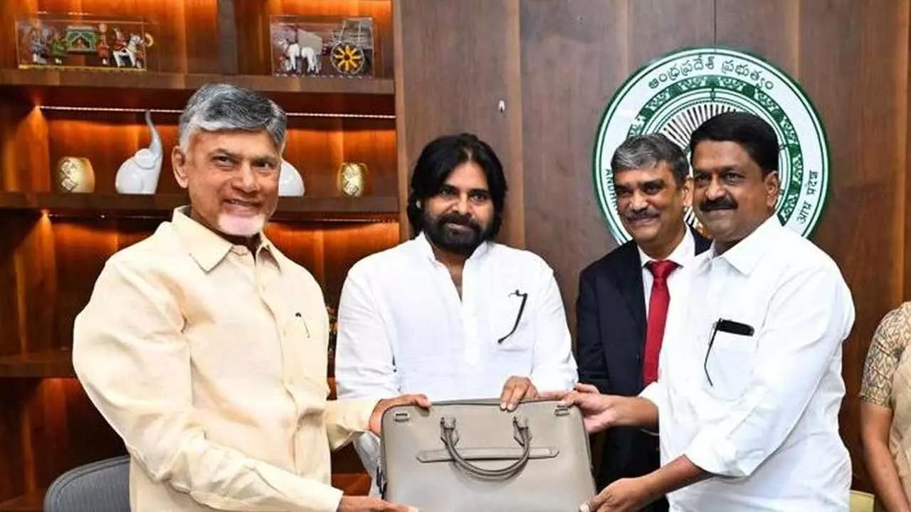 AP Govt: వచ్చే ఏడాది ఆర్ధిక బ‌డ్జెట్‌పై ఏపీ ప్రభుత్వం క‌స‌రత్తు..