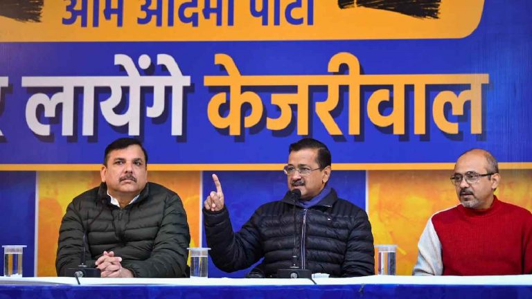 Arvind Kejriwal: బీజేపీ ఓటర్లకు బంగారు గొలుసుల్ని ఇస్తోంది..