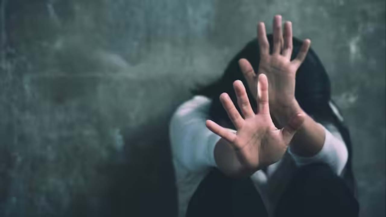 Bengaluru S*x assault: మహిళపై అత్యాచార ఘటనలో ఇద్దరు కూలీలు అరెస్ట్.. అసలేం జరిగిందంటే..!