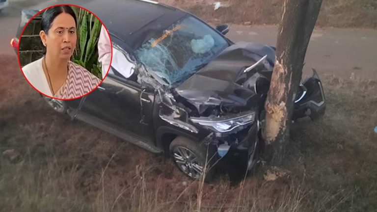 Karnataka: కుక్కను తప్పించబోయి చెట్టును ఢీకొట్టిన కారు.. మంత్రికి గాయలు