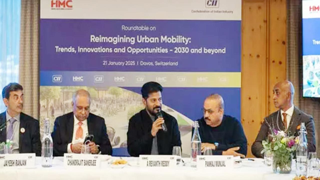 CM Revanth Reddy: హైదరాబాద్‌ అభివృద్ధికి ప్రతి ఒక్కరూ సహకరించాలి..