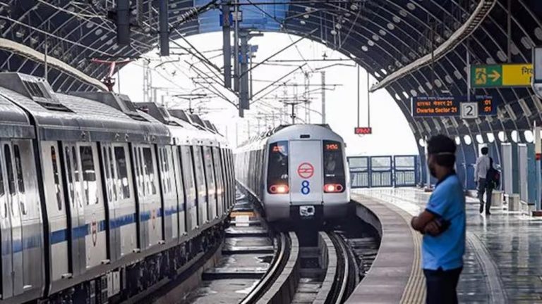 Delhi Metro: హస్తిన వాసులకు అలర్ట్.. 26న ఉ.3 గంటల నుంచే మెట్రో సేవలు