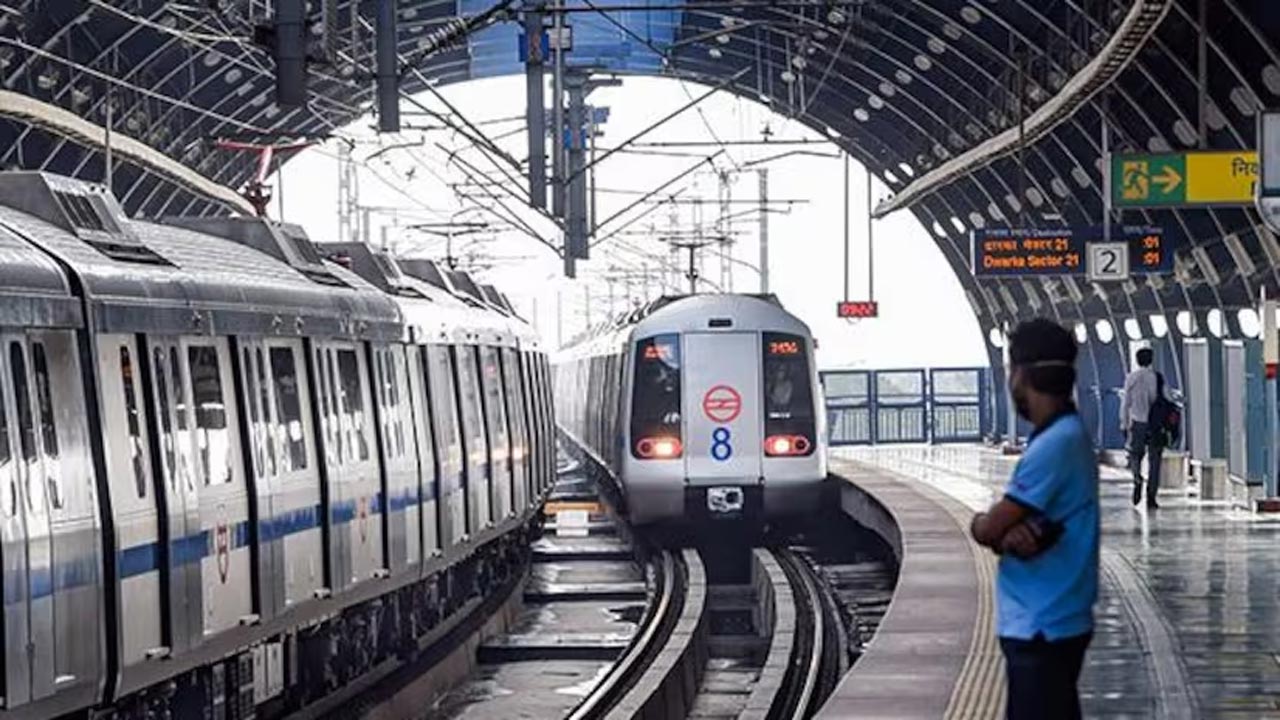 Delhi Metro: హస్తిన వాసులకు అలర్ట్.. 26న ఉ.3 గంటల నుంచే మెట్రో సేవలు