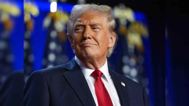 Donald Trump: ప్రభుత్వ ఉద్యోగులను రాజీనామా కోరుతూ 8 నెలల జీతం ఆఫర్ ఎందుకు ఆఫర్ చేసాడంటే?