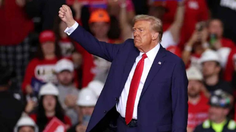 Donald Trump: అమెరికా అధ్యక్షుడైన తొలి రోజు 100 ఎగ్జిక్యూటివ్ ఆర్డర్స్‌పై ట్రంప్ సంతకం..