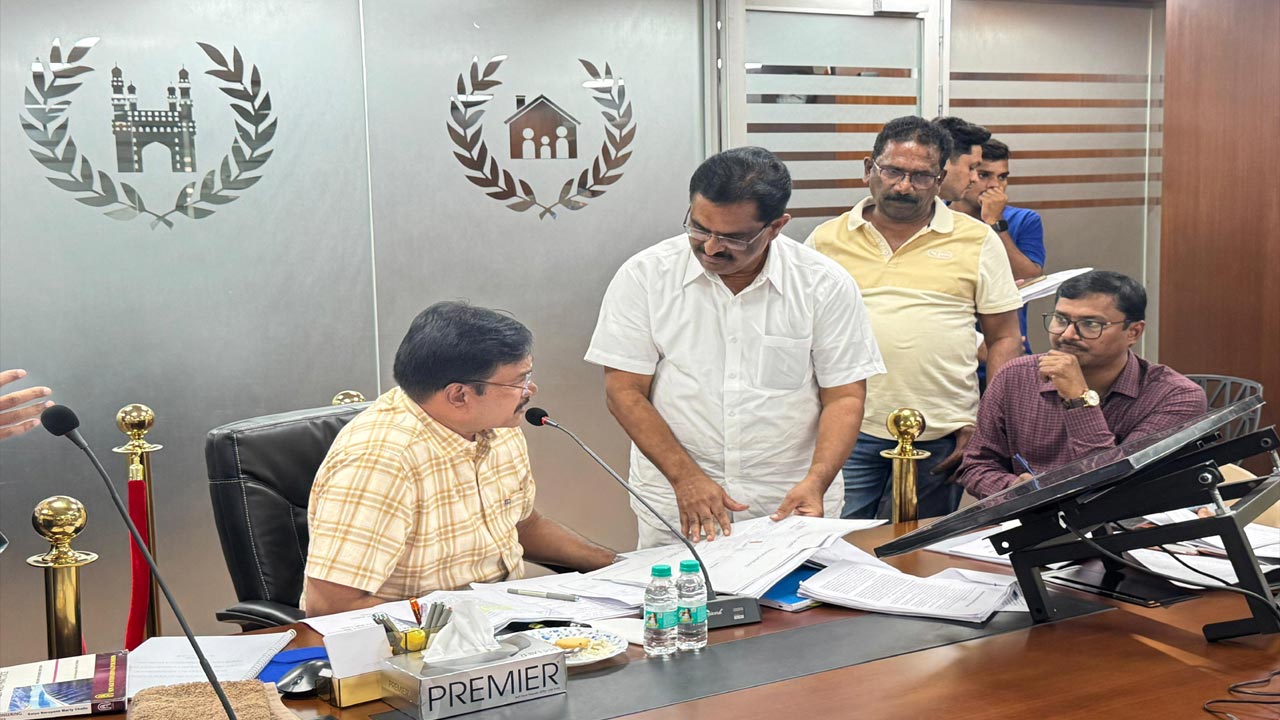 HYDRA: దుర్గం చెరువు కాలనీవాసులకు హైడ్రా కమిషనర్ హామీ.. నాలుగు నెలల్లోనే..!