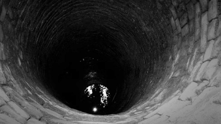 Tragedy: భార్యతో గొడవ, బావిలో దూకిన భర్త.. రక్షించే క్రమంలో మరో నలుగురు మృతి..