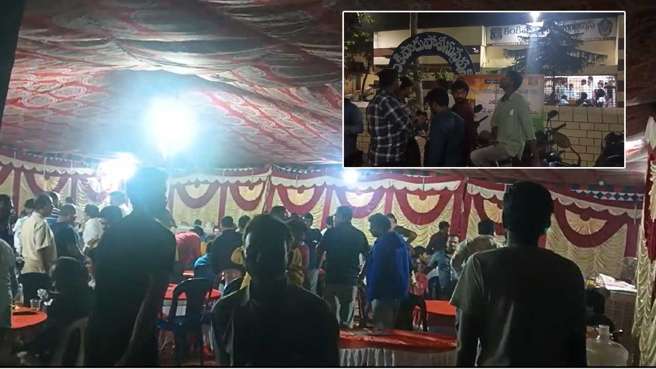 Clashes in Cockfighting: కోడి పందాల్లో ఉద్రిక్తత.. బీరు సీసాలతో వీరంగం.. పగిలిన తలలు..