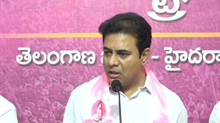 KTR: రైతు భరోసా కోసం రైతులు అడుక్కోవాలా?