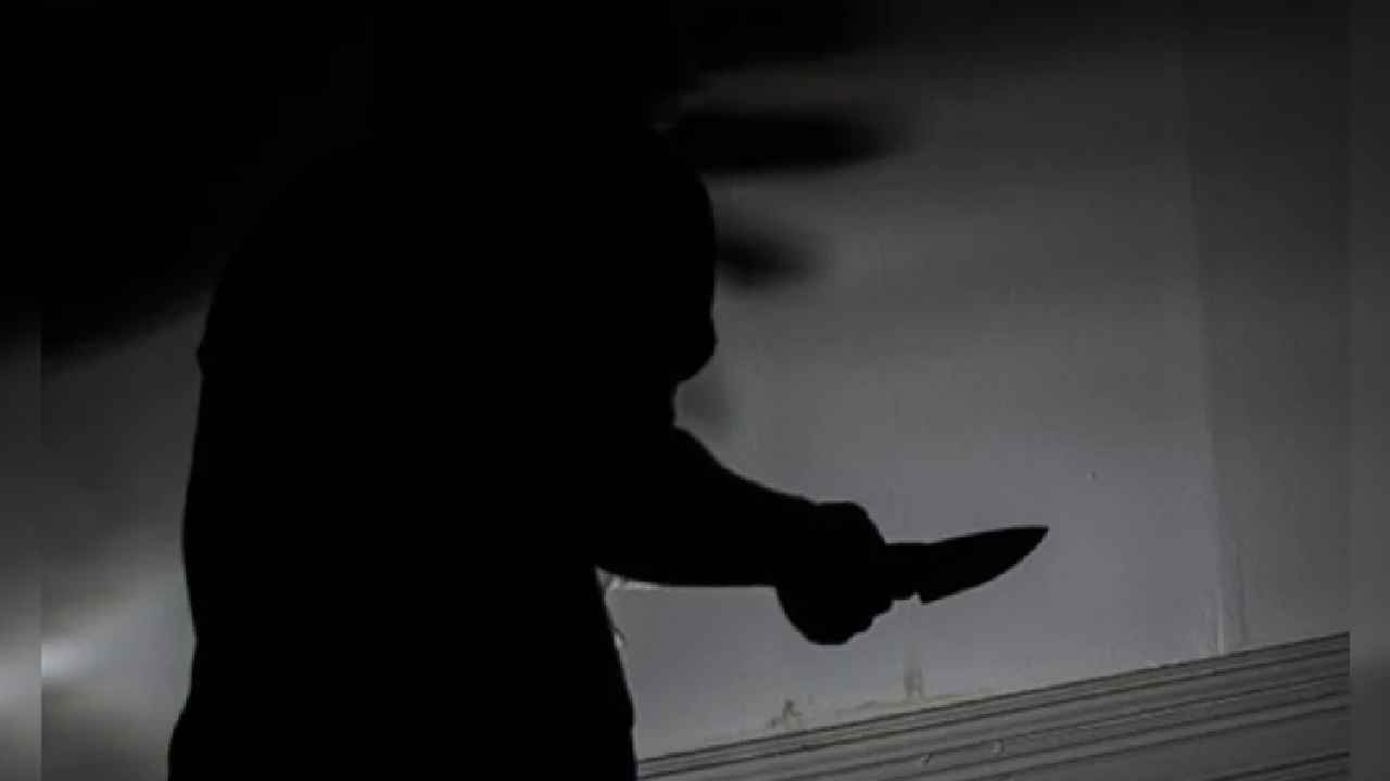 Crime: తనతో మాట్లాడటం లేదని విద్యార్థిని గొంతు కోసిన వ్యక్తి..