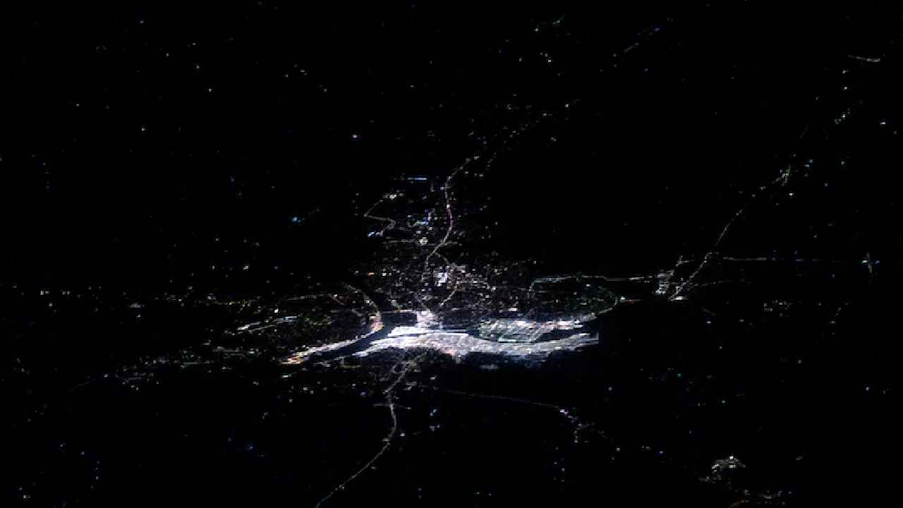 Maha Kumbh Mela from space: “వెలిగిపోతున్న కుంభ మేళా”.. అంతరిక్షం నుంచి నాసా వ్యోమగామి ఫోటో..