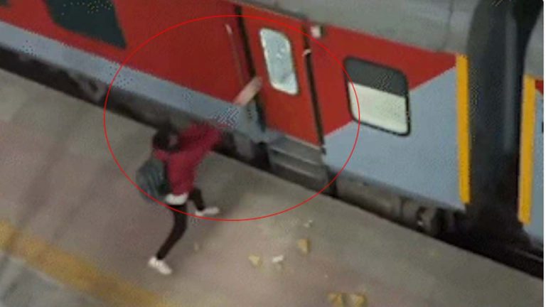 Maha Kumbh Mela 2025: ప్రత్యేక రైలుపై రాళ్ల దాడి.. బెంబేలెత్తిపోయిన ప్రయాణికులు