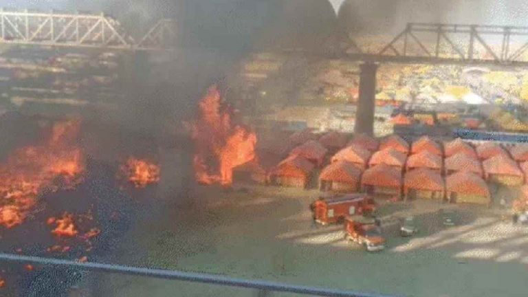 Maha Kumbh Mela: మహా కుంభమేళలో సిలిండర్ పేలుడు.. భారీ అగ్నిప్రమాదం..