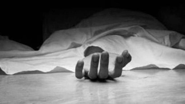 Maharashtra: నాసిక్‌లో దారుణం.. వ్యక్తిని చంపి తలతో పోలీసుల ఎదుట లొంగిపోయిన తండ్రి, కొడుకు