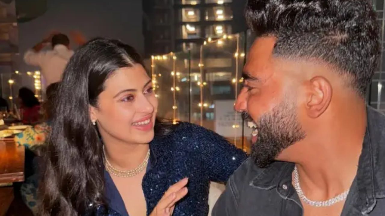 Mohammed Siraj Dating: బాలీవుడ్‌ సింగర్‌తో డేటింగ్‌.. క్లారిటీ ఇచ్చిన మహమ్మద్ సిరాజ్‌!