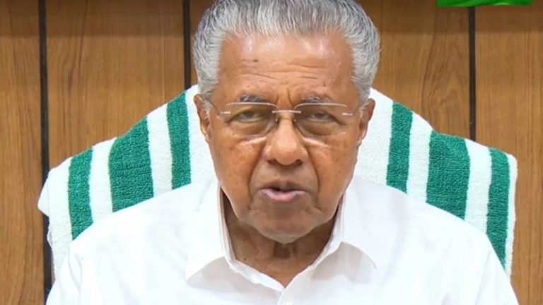 Kerala : దేవాలయాల్లో ఏళ్ల తరబడి ఉన్న ఆచారం రద్దు..  ఇప్పుడు పురుషులు అలా చేసేందుకు నో పర్మీషన్