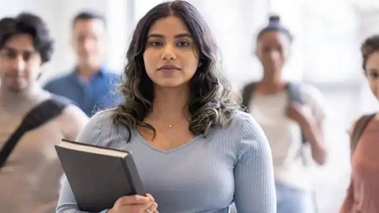 Canada :  అమెరికాలో ఇబ్బందుల్లో వేలాది మంది భారతీయులు.. ఇక కెనడా వంతు