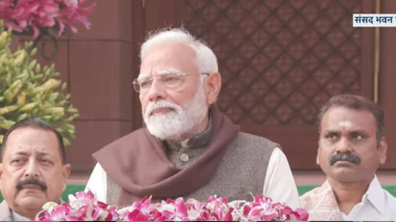 PM Modi : బడ్జెట్ సమావేశానికి ముందు  లక్ష్మీ దేవిని గుర్తు చేసిన ప్రధాని మోదీ