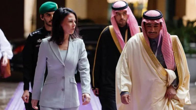 Syria Crisis: సౌదీలో సమావేశం.. రష్యా, ఇరాన్‌లకు షాక్ ఇచ్చిన 17దేశాలు