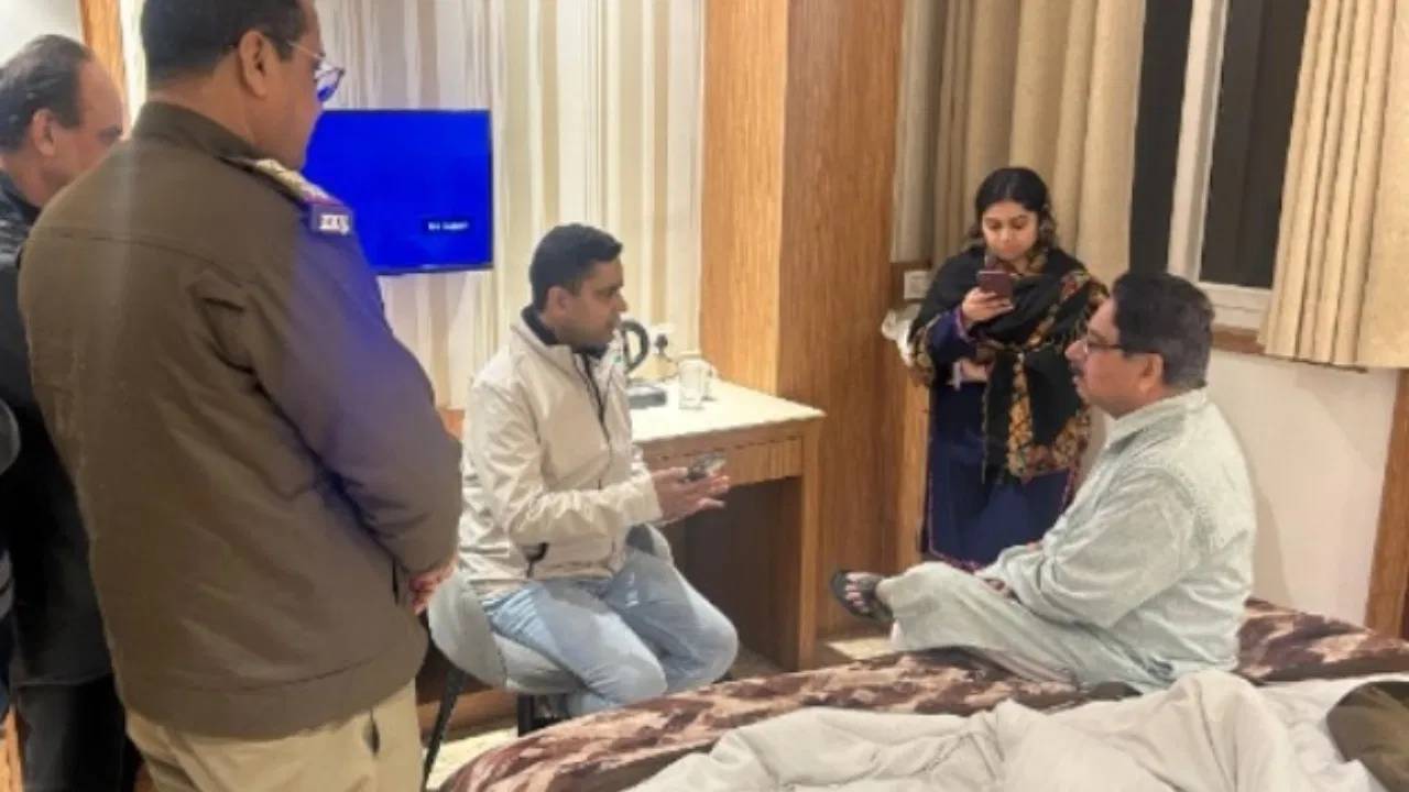 Uttarpradesh : హోటల్‌లో డాక్టర్‌ డిజిటల్‌ అరెస్టు.. రూ.50లక్షలు పోకుండా కాపాడిన పోలీసులు