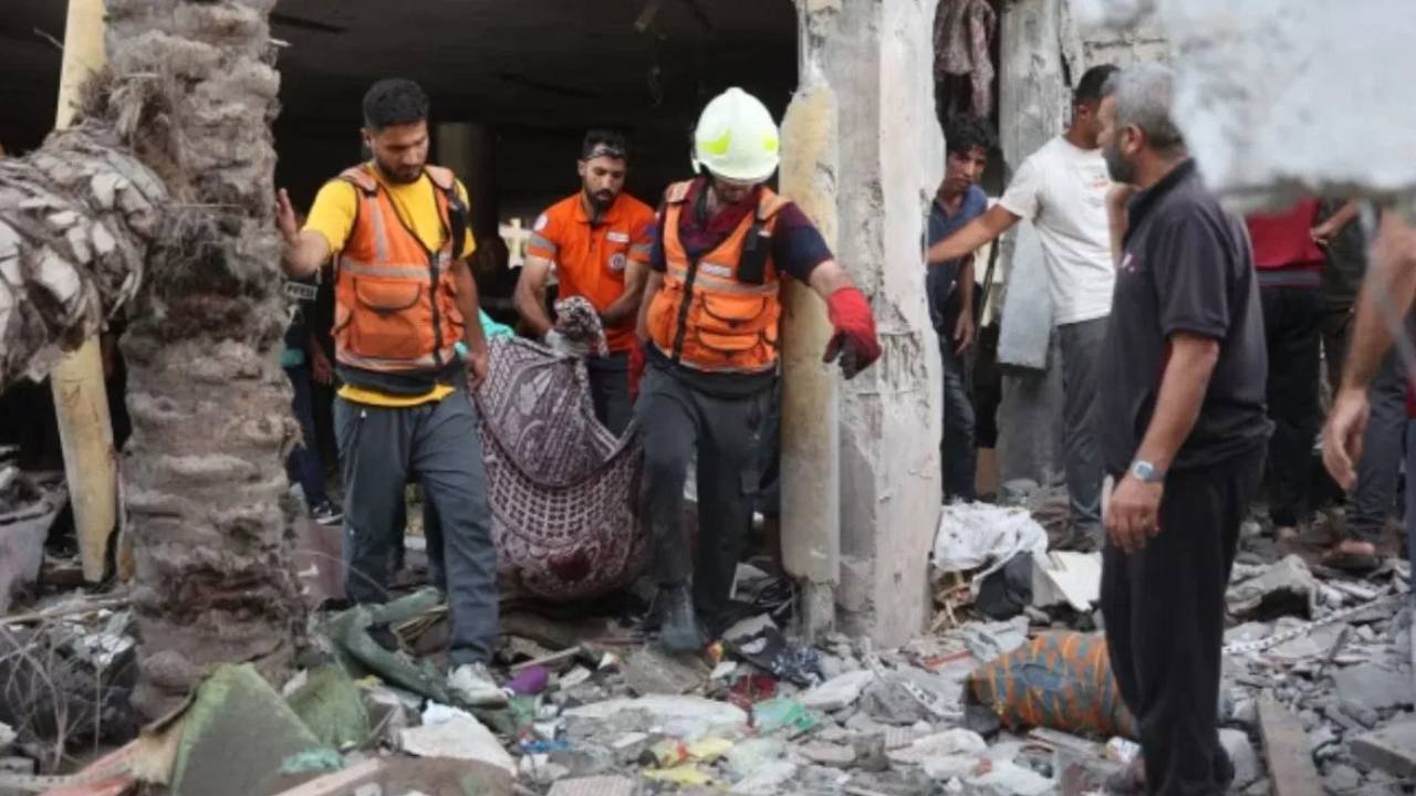 Israel Attack On Gaza : కాల్పుల విరమణ తర్వాత కూడా కొనసాగుతున్న యుద్ధం.. గాజాలో ఇజ్రాయెల్ దాడి.. 100 మంది మృతి