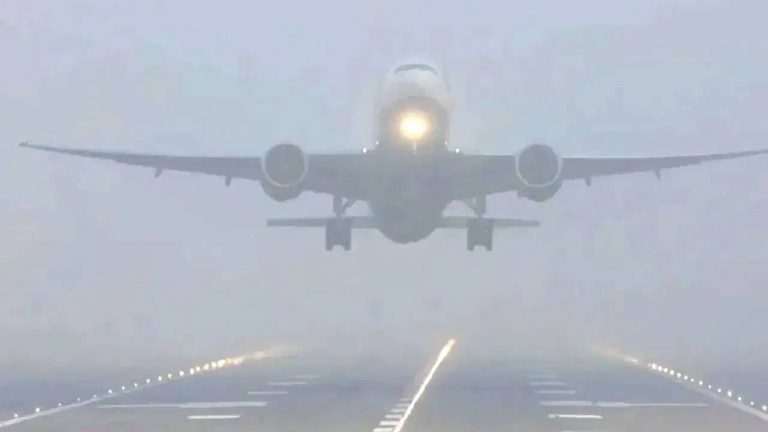 Delhi Weather : ఢిల్లీలో పొగమంచు కారణంగా చాలా విమానాలు రద్దు.. ఆరెంజ్ అలర్ట్ జారీ