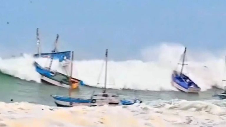 Boat Sink : ఆఫ్రికా నుండి స్పెయిన్ వెళ్తున్న పడవ మునక.. 44 మంది పాకిస్తానీయులు సహా 50 మంది మృతి