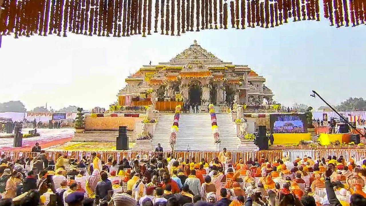 Ram Mandir : అయోధ్య రామాలయంలో వీఐపీ, వీవీఐపీ దర్శనాలకు బ్రేక్.. కారణం ఇదే