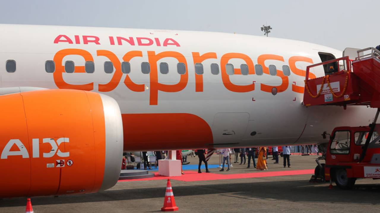 Air India : దుబాయ్ నుంచి వస్తున్న ఎయిరిండియా విమానం ఎమర్జెన్సీ ల్యాండింగ్.. కారణం ఇదే