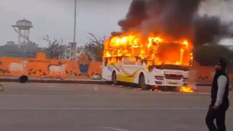 Nirmal District: కాశీ యాత్రకు వెళ్లిన వ్యక్తి సజీవ దహనం..