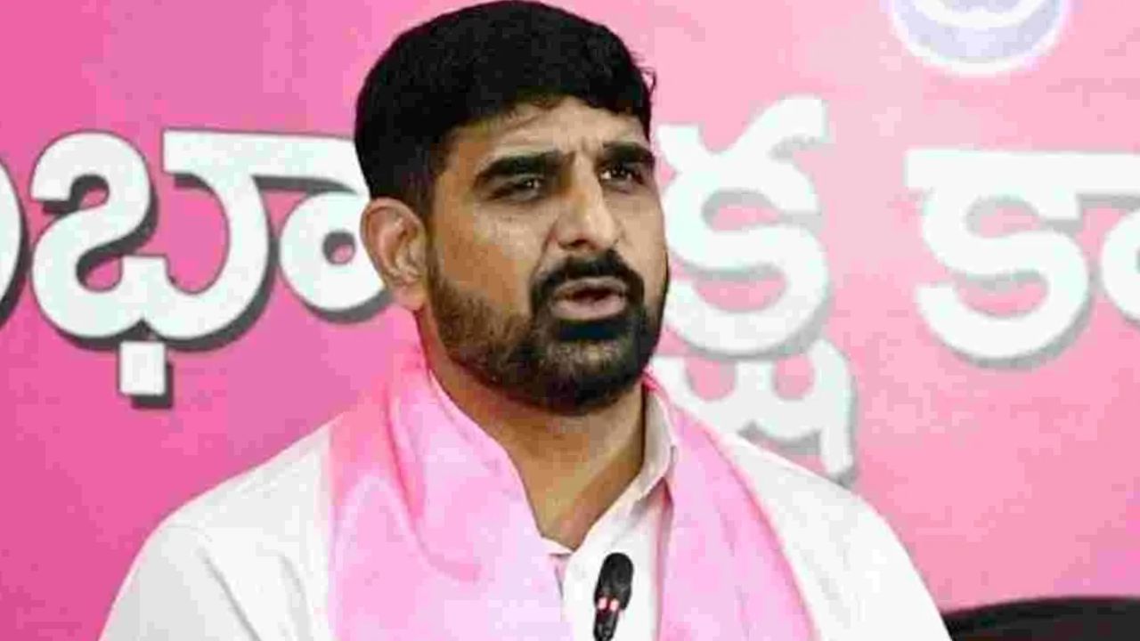 Padi Kaushik Reddy: రేపు ఊహించని సాక్ష్యాలతో మీడియా ముందుకు వస్తా.. కౌశిక్ రెడ్డి సంచలన వ్యాఖ్యలు..!