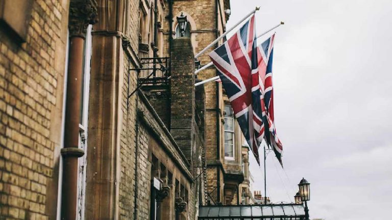 UK: బ్రిటీష్ బాలికలపై పాకిస్తానీయుల అత్యాచారం.. యూకేని కుదిపేస్తున్న ‘‘రోథర్‌హామ్ స్కాండల్’’