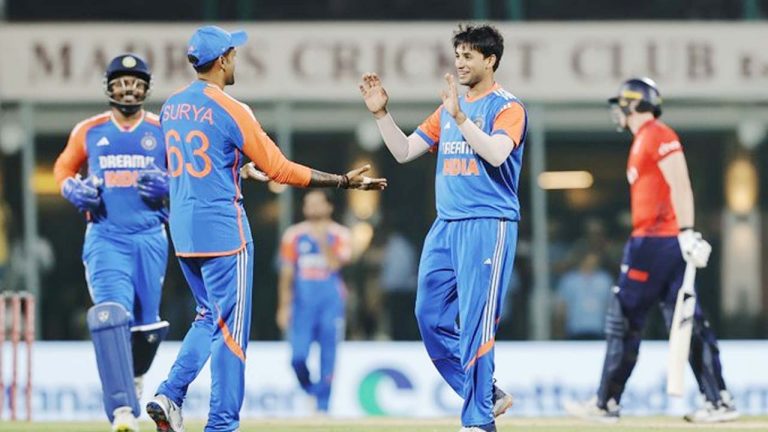 India vs England 2nd T20: కట్టుదిట్టంగా బౌలింగ్.. భారత్ లక్ష్యం 166 పరుగులు..