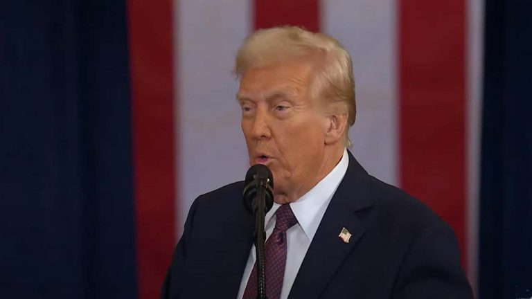 Donald Trump : ట్రంప్  కొత్త చట్టంతో వారిలో వణుకు.. ఫిబ్రవరి 20కి ముందే పిల్లలను కనేందుకు ప్లాన్